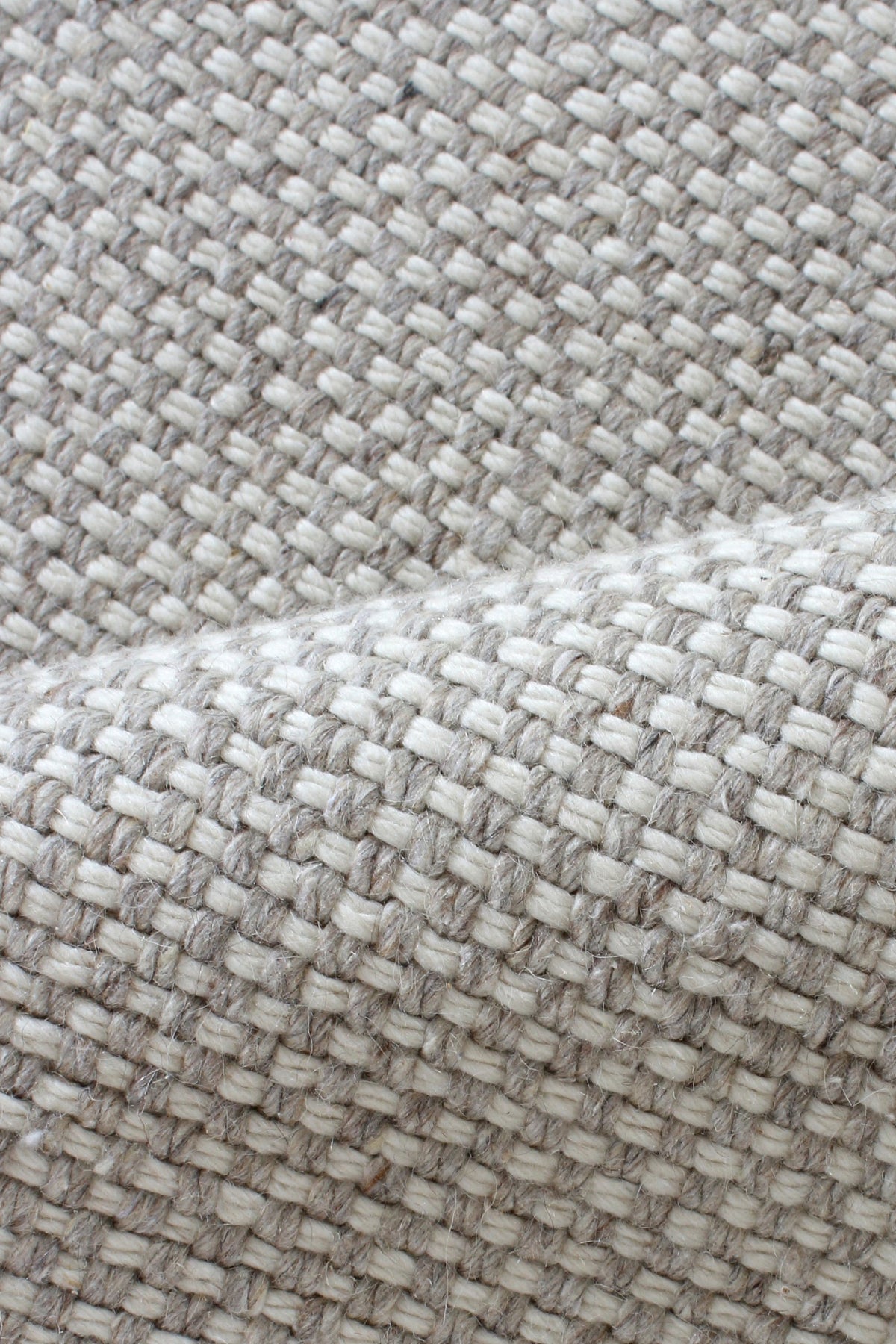 Isuru Ivory / Silver